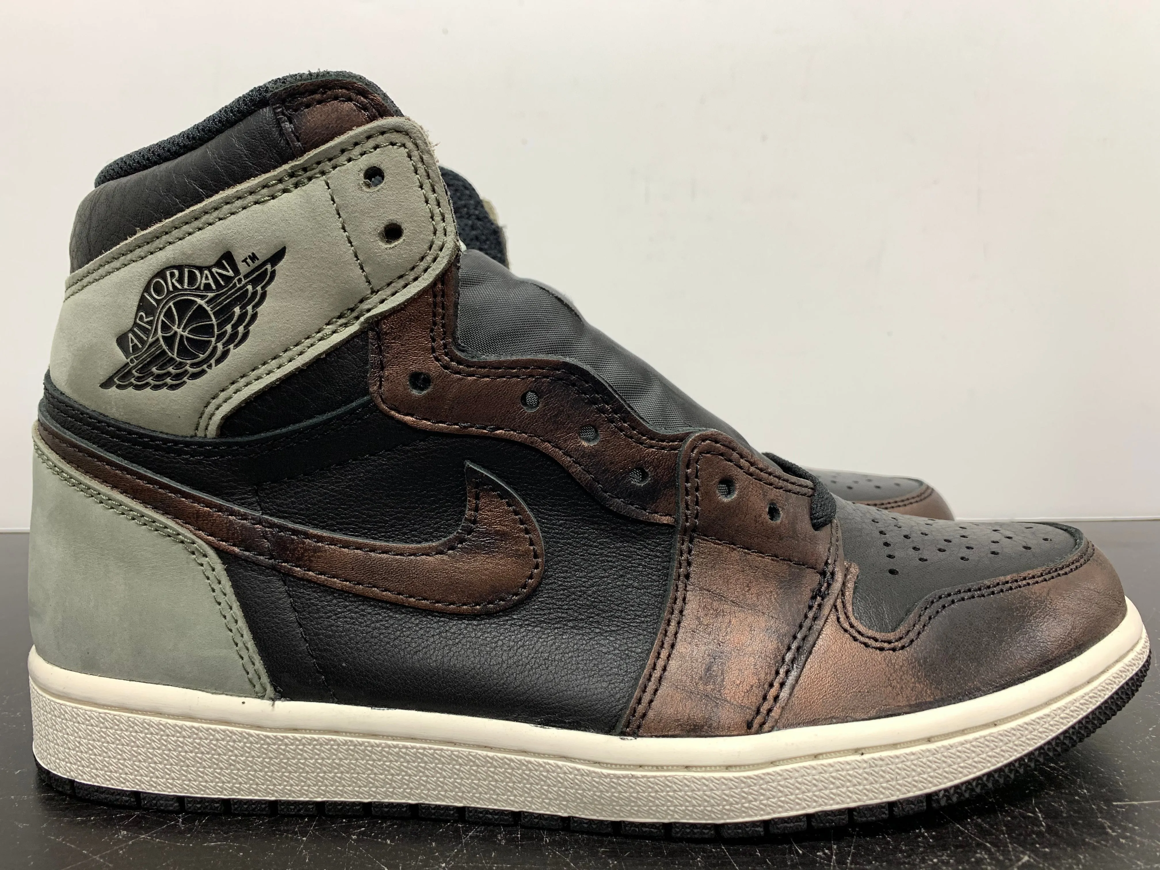 Nike Air Jordan 1 Patina