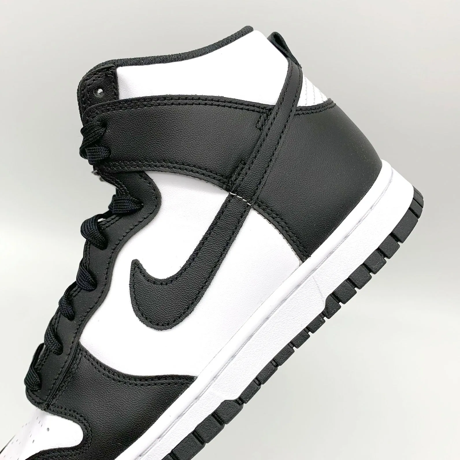 Nike Dunk High Black Panda