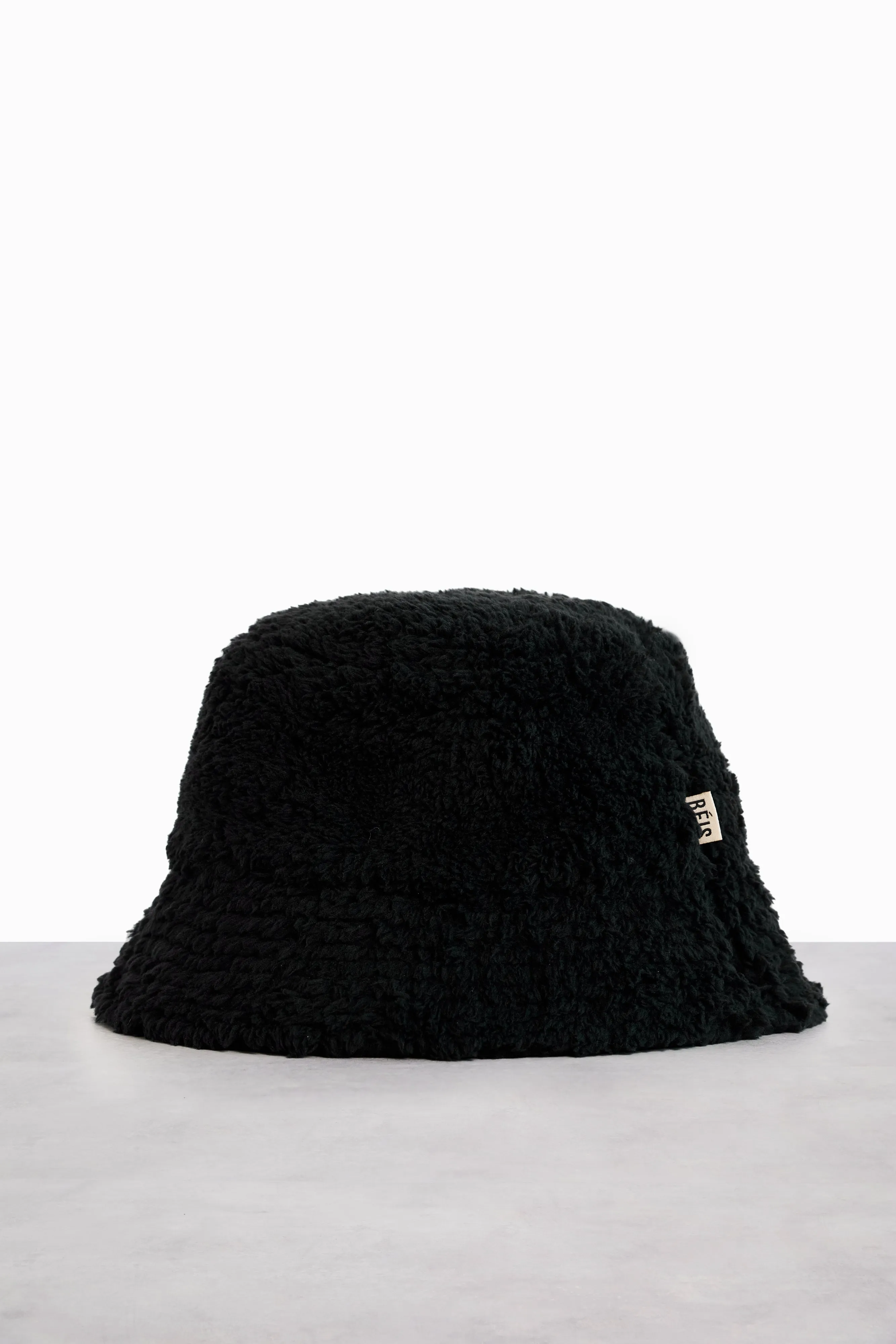 The Bucket Hat in Black