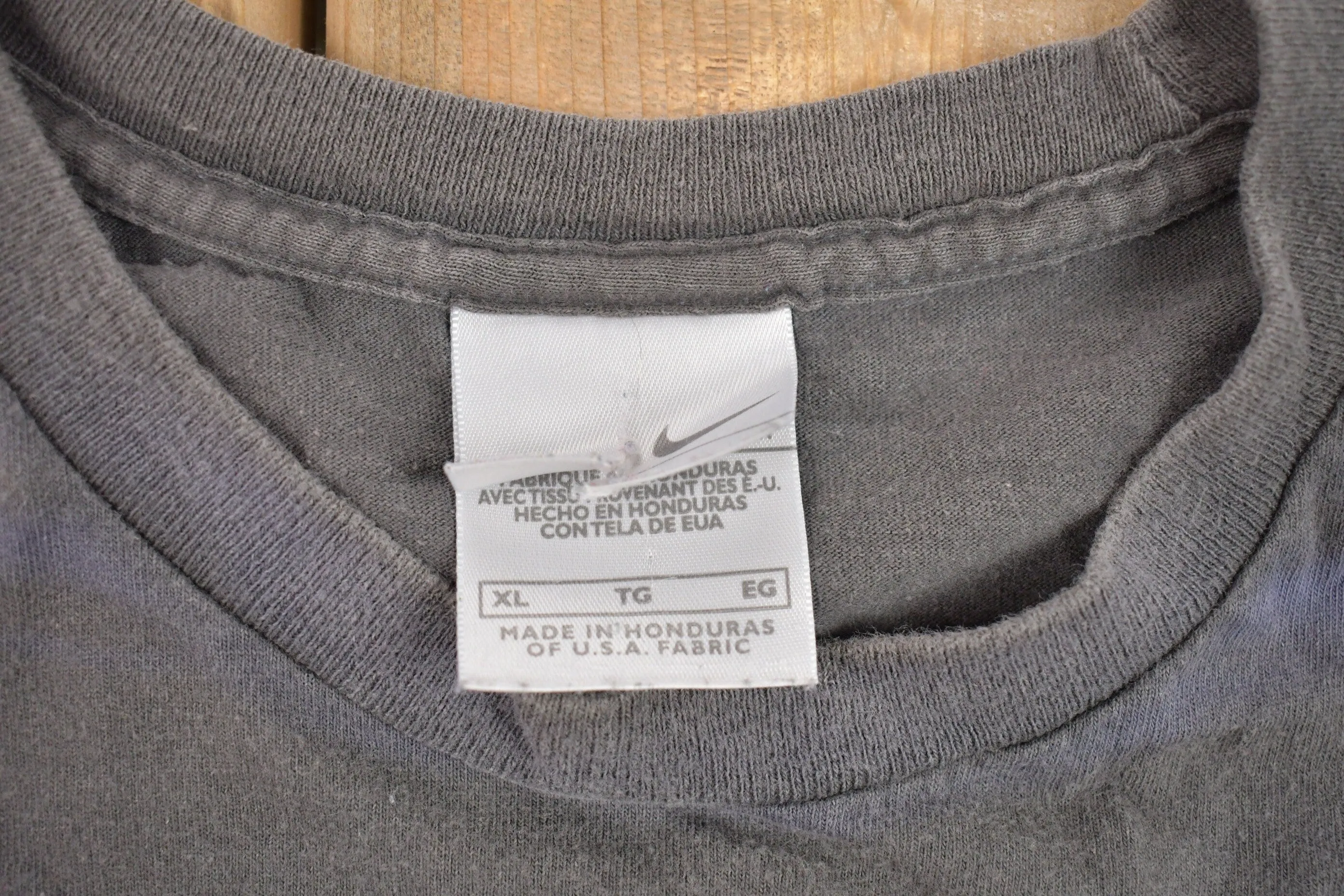 Vintage 1990s Nike Logo T-Shirt / 90s / Streetwear / Vintage Athleisure / Brand and Logo / Single Stitch / Made In USA